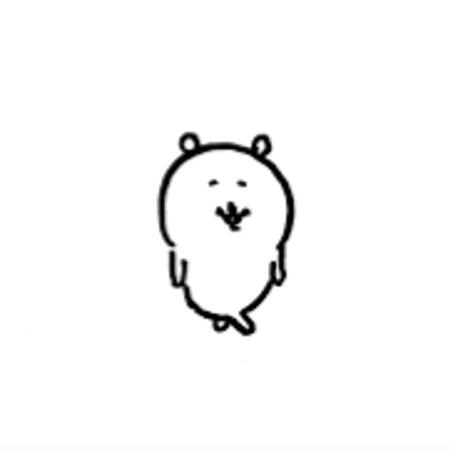 얼굴에 꽉 끼는 사각 안경을 쓴 농담곰 인형